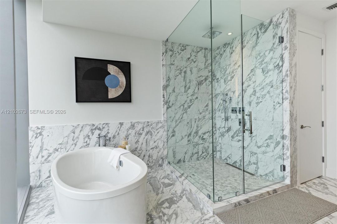 For Rent: $18,500 (3 beds, 3 baths, 1946 Square Feet)