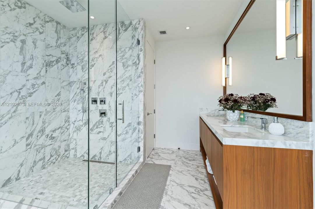 For Rent: $18,500 (3 beds, 3 baths, 1946 Square Feet)