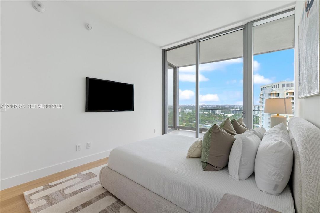 For Rent: $18,500 (3 beds, 3 baths, 1946 Square Feet)