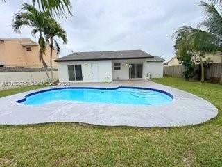 For Rent: $2,800 (3 beds, 2 baths, 1363 Square Feet)