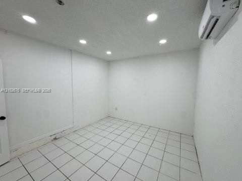 For Rent: $2,800 (3 beds, 2 baths, 1363 Square Feet)