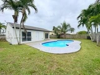 For Rent: $2,800 (3 beds, 2 baths, 1363 Square Feet)