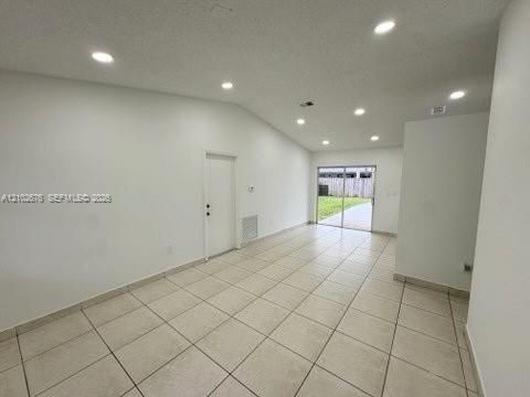 For Rent: $2,800 (3 beds, 2 baths, 1363 Square Feet)