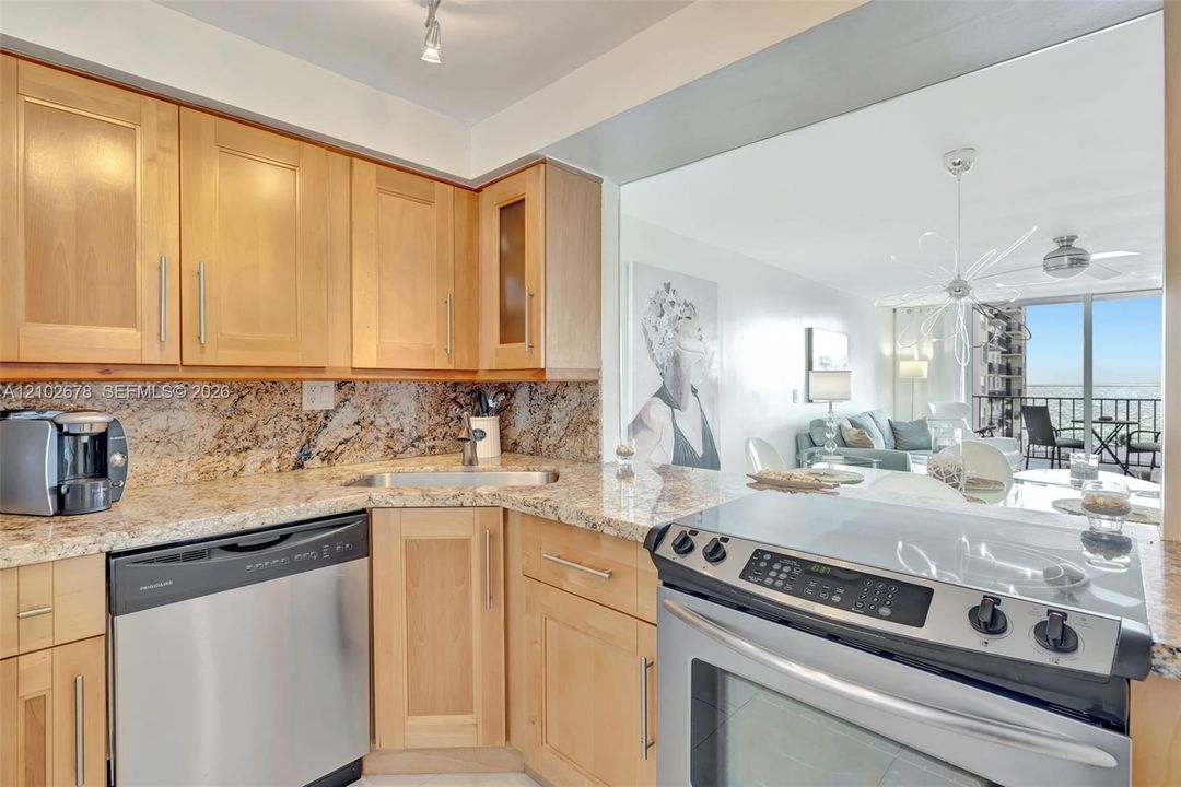 En Venta: $299,900 (1 camas, 1 baños, 777 Pies cuadrados)