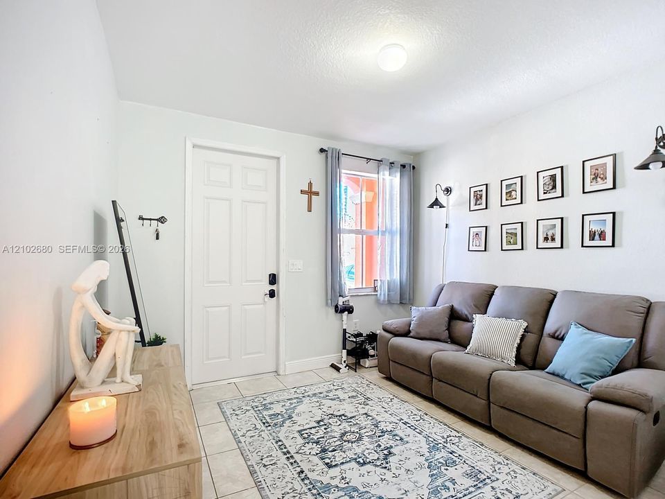 Entry/ Foyer