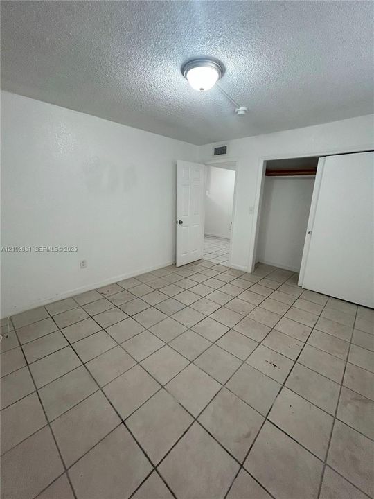 En Renta: $1,650 (1 camas, 1 baños, 9182 Pies cuadrados)
