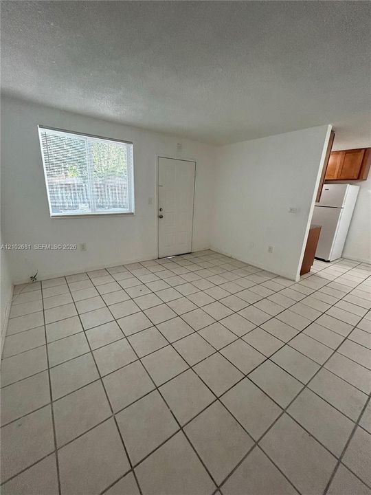 En Renta: $1,650 (1 camas, 1 baños, 9182 Pies cuadrados)