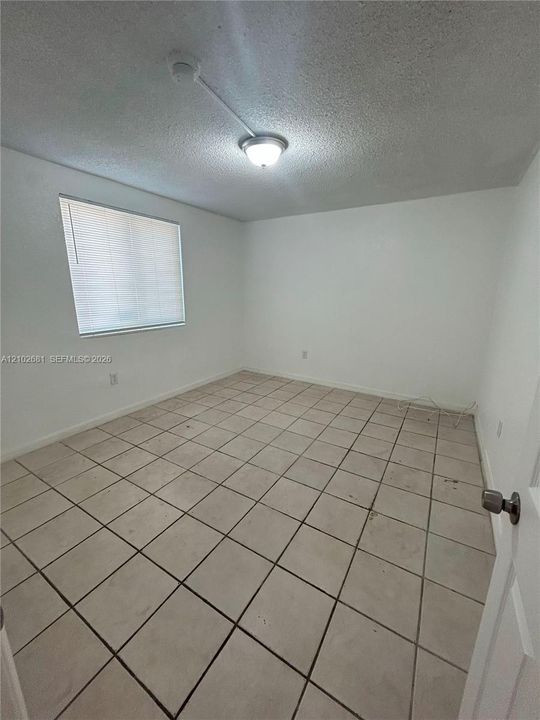 En Renta: $1,650 (1 camas, 1 baños, 9182 Pies cuadrados)