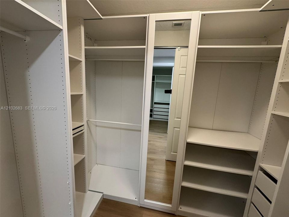 На продажу: $2,050,000 (6 спален, 5 ванн, 4687 Квадратных фут)