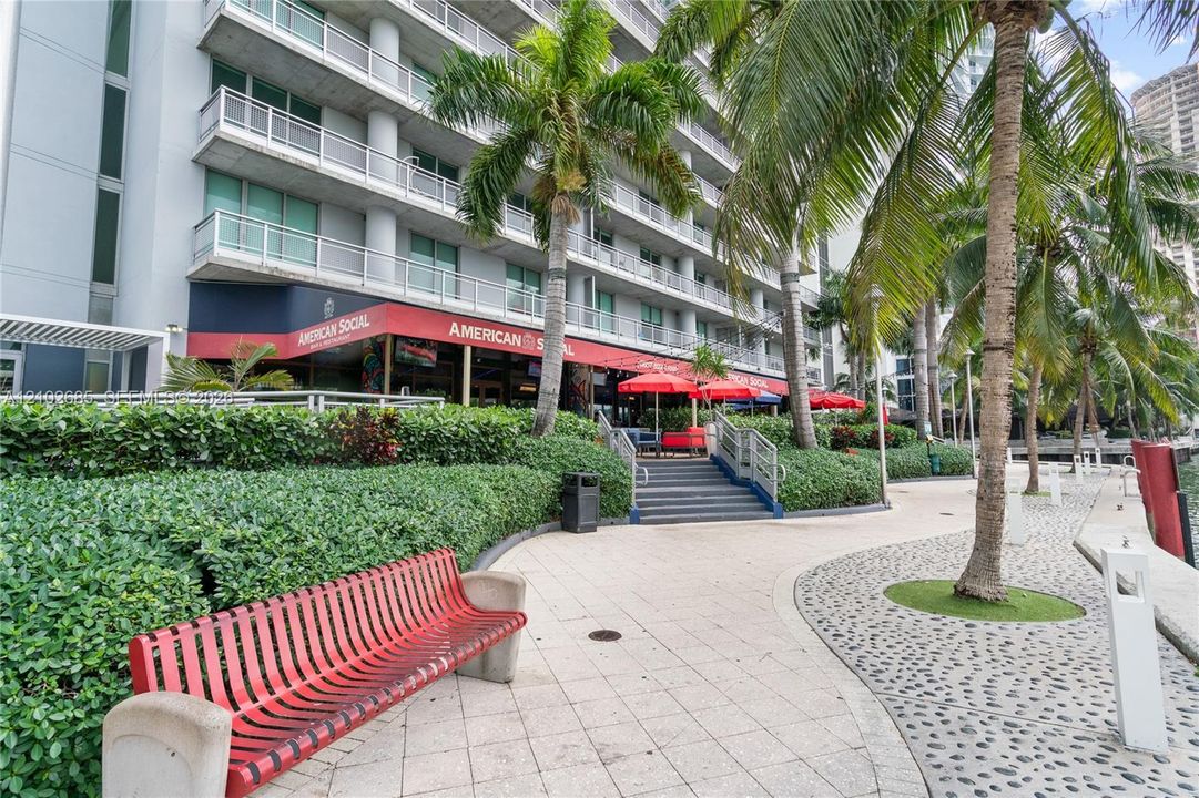 For Rent: $4,200 (2 beds, 2 baths, 1113 Square Feet)