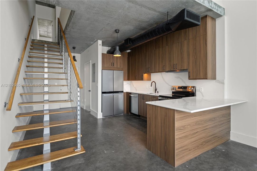 For Rent: $4,200 (2 beds, 2 baths, 1113 Square Feet)