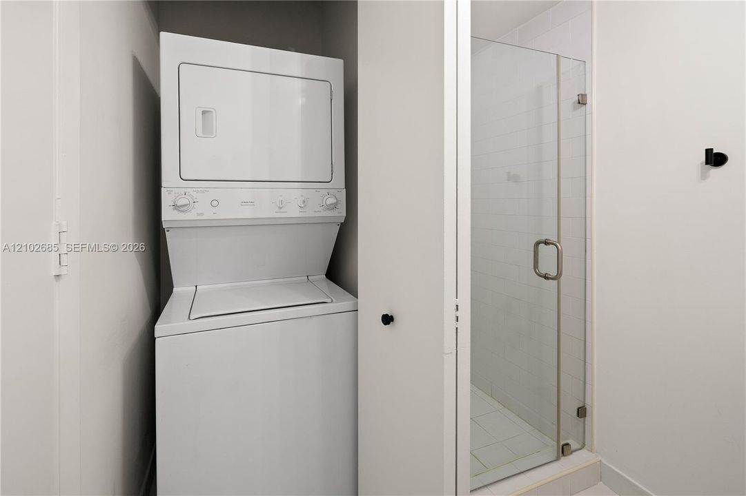For Rent: $4,200 (2 beds, 2 baths, 1113 Square Feet)