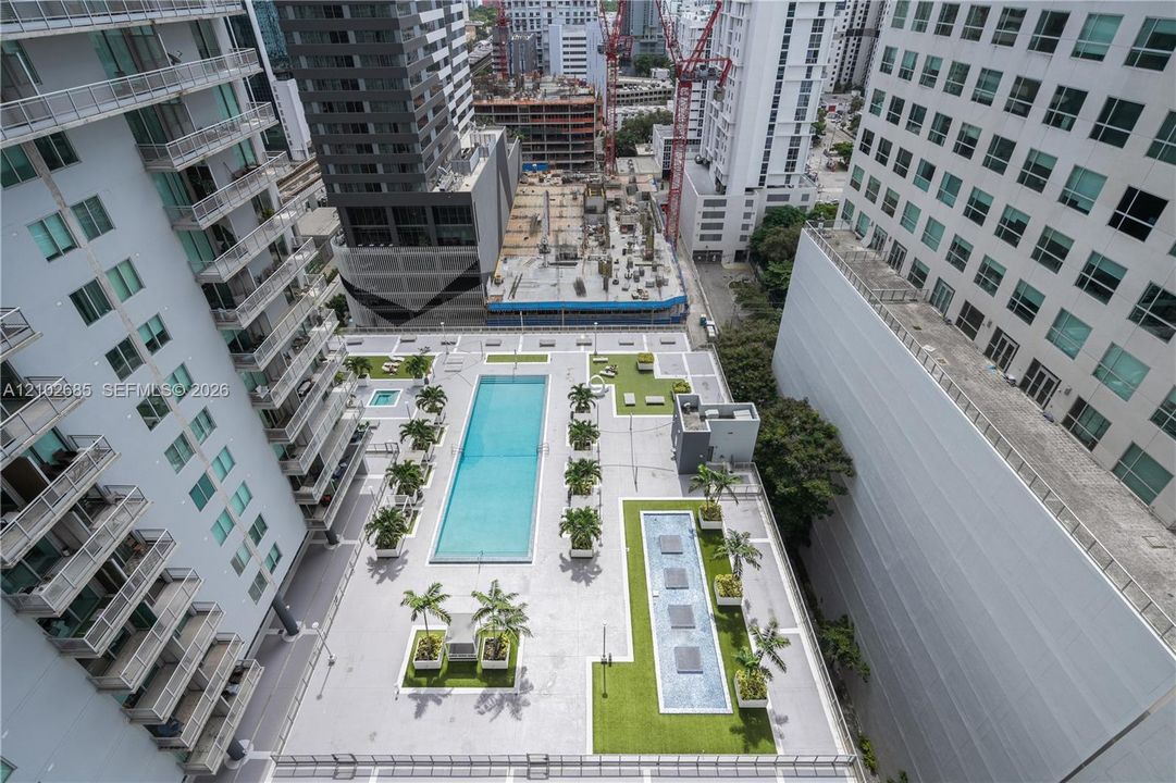 For Rent: $4,200 (2 beds, 2 baths, 1113 Square Feet)