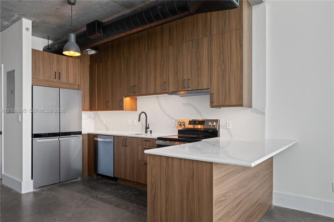 For Rent: $4,200 (2 beds, 2 baths, 1113 Square Feet)