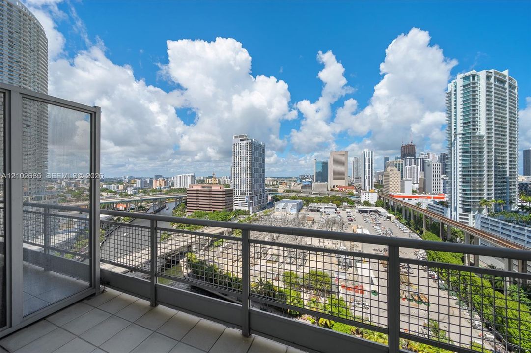 For Rent: $4,200 (2 beds, 2 baths, 1113 Square Feet)