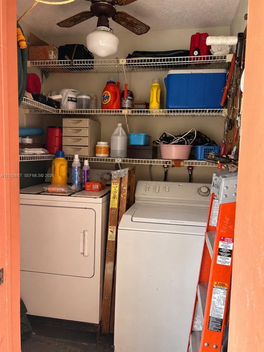 For Sale: $98,500 (1 beds, 1 baths, 827 Square Feet)