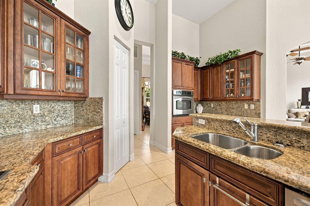 21-web-or-mls-11747-nw-69th-pl