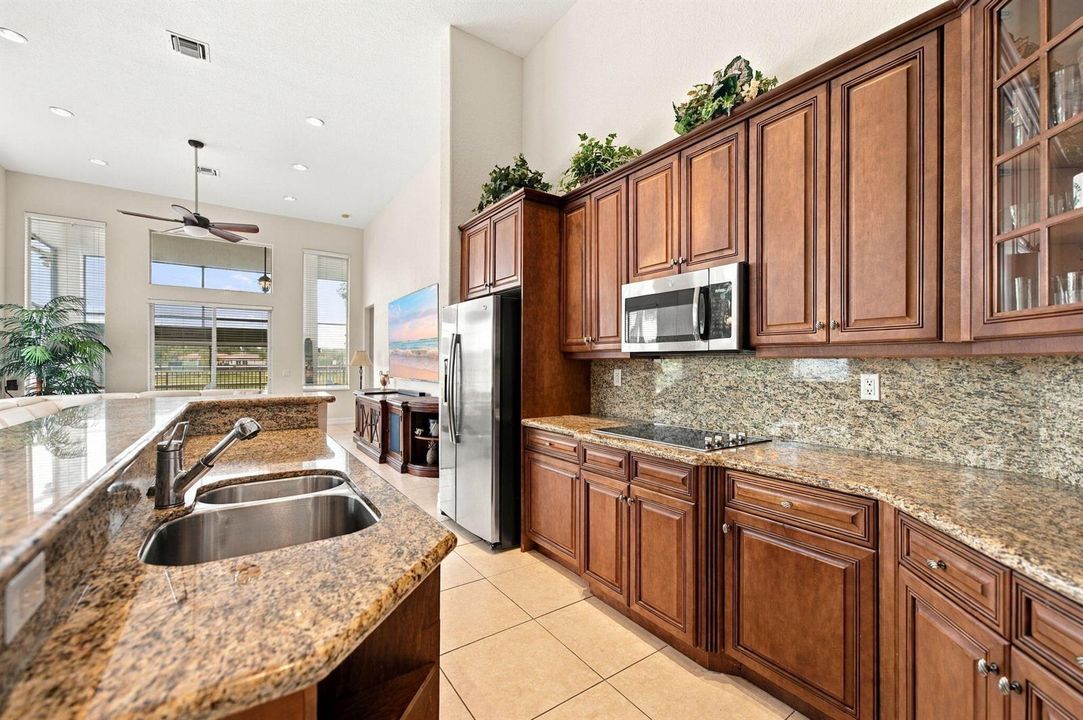 20-web-or-mls-11747-nw-69th-pl