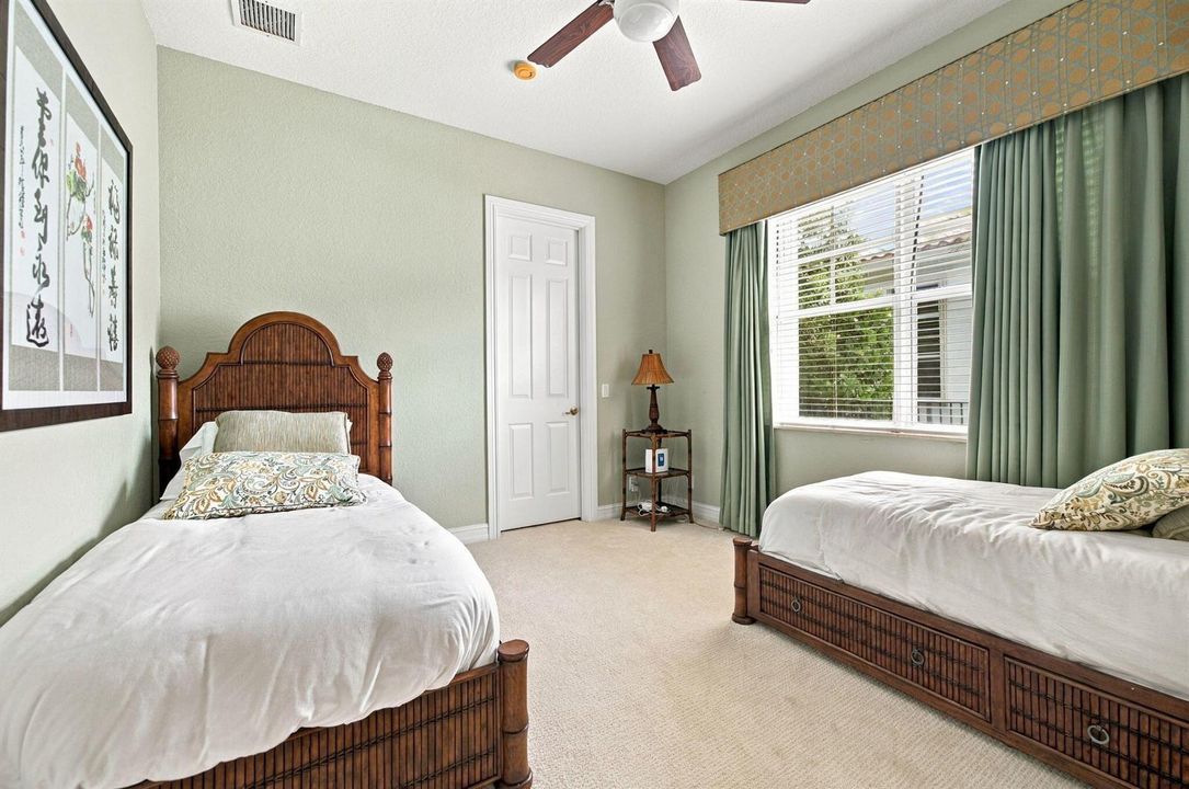 34-web-or-mls-11747-nw-69th-pl