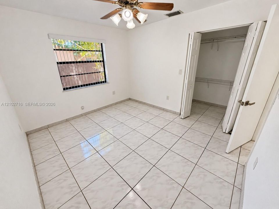 For Sale: $699,000 (5 beds, 3 baths, 2406 Square Feet)