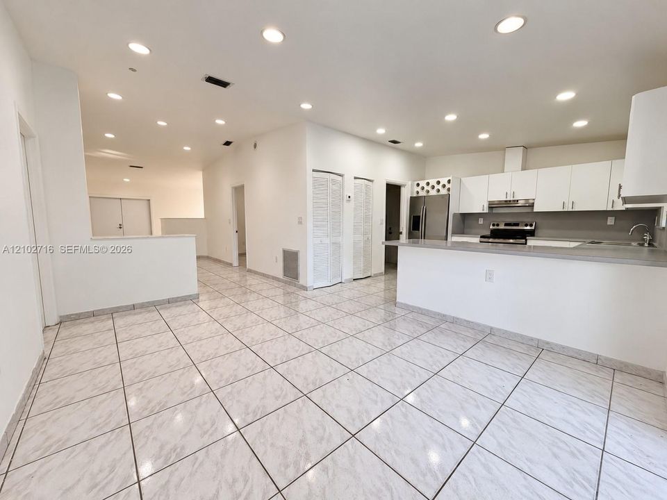 For Sale: $699,000 (5 beds, 3 baths, 2406 Square Feet)