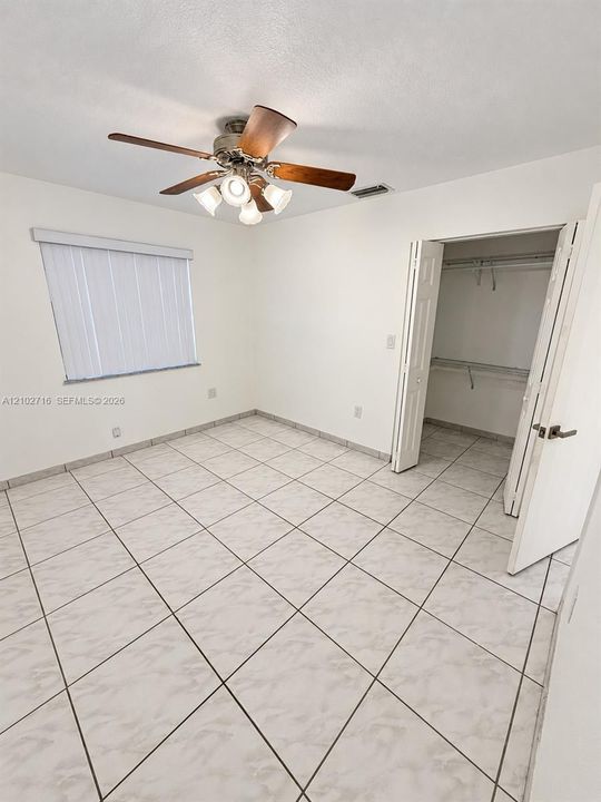 For Sale: $699,000 (5 beds, 3 baths, 2406 Square Feet)