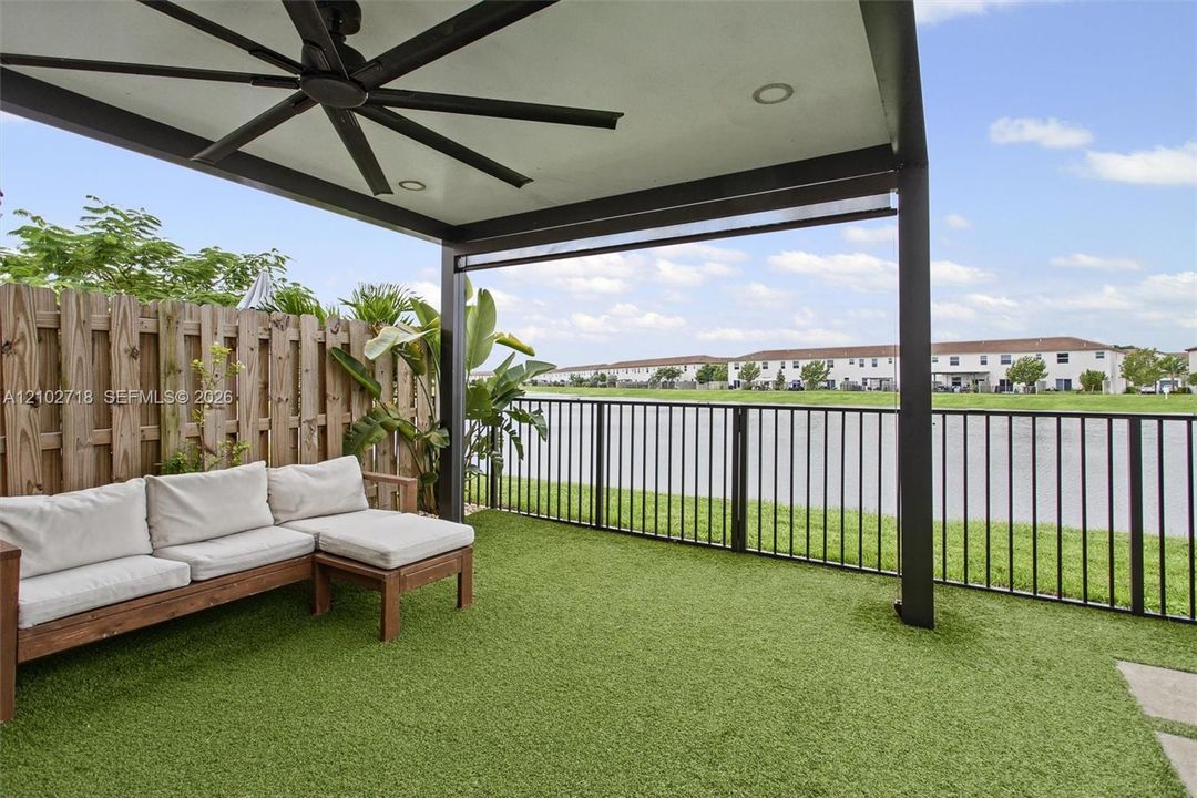For Sale: $570,000 (3 beds, 2 baths, 1331 Square Feet)