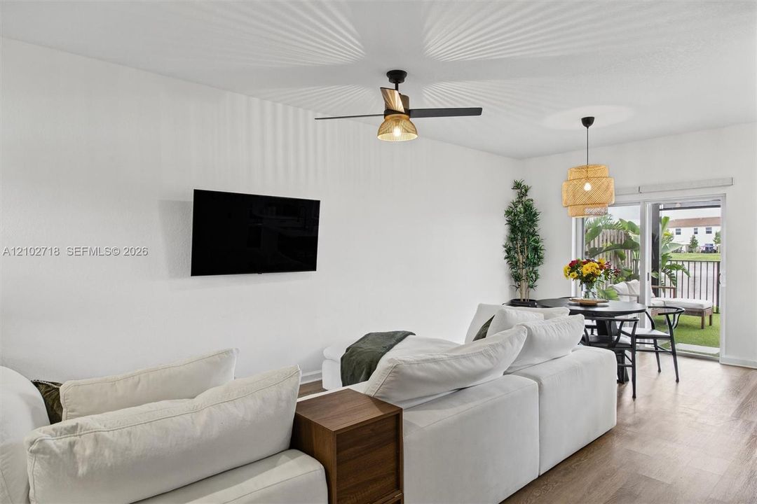 For Sale: $570,000 (3 beds, 2 baths, 1331 Square Feet)
