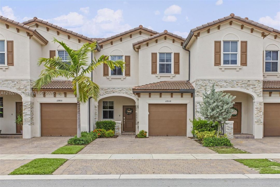For Sale: $570,000 (3 beds, 2 baths, 1331 Square Feet)