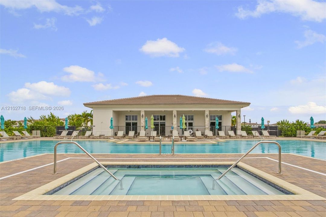 For Sale: $570,000 (3 beds, 2 baths, 1331 Square Feet)