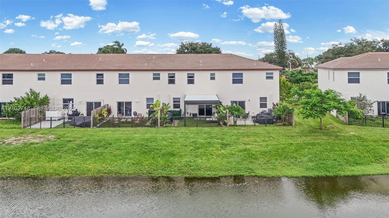 For Sale: $570,000 (3 beds, 2 baths, 1331 Square Feet)