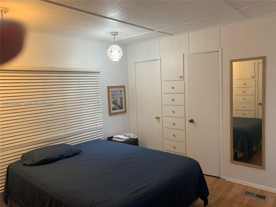 В аренду: $2,250 (2 спален, 1 ванн, 804 Квадратных фут)