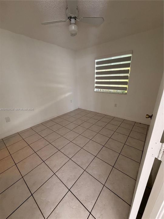 En Venta: $330,000 (3 camas, 3 baños, 1280 Pies cuadrados)