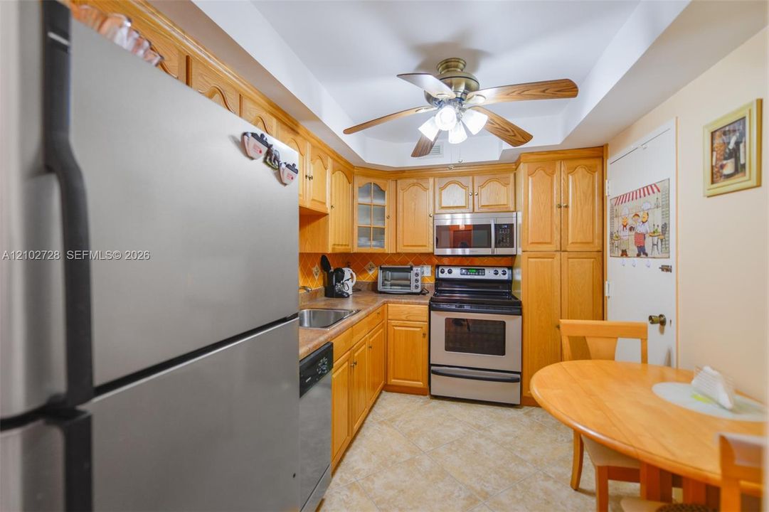 На продажу: $329,000 (1 спален, 1 ванн, 870 Квадратных фут)