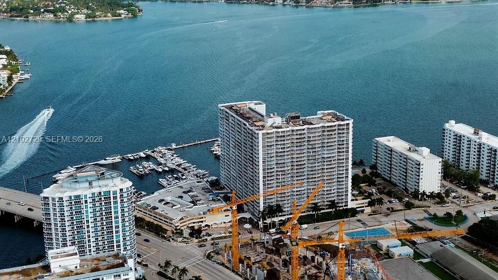 На продажу: $450,000 (2 спален, 2 ванн, 1030 Квадратных фут)