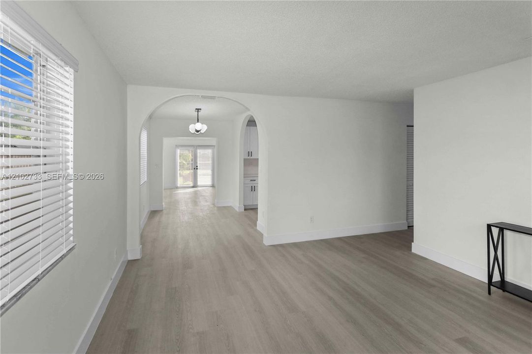 На продажу: $649,900 (4 спален, 2 ванн, 1680 Квадратных фут)