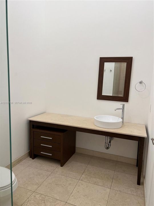 В аренду: $3,360 (1 спален, 1 ванн, 726 Квадратных фут)
