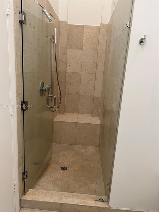 В аренду: $3,360 (1 спален, 1 ванн, 726 Квадратных фут)