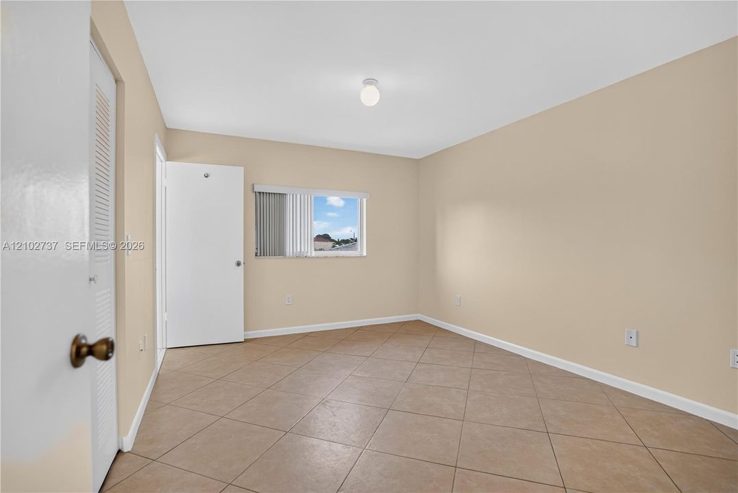 В аренду: $2,400 (2 спален, 2 ванн, 970 Квадратных фут)