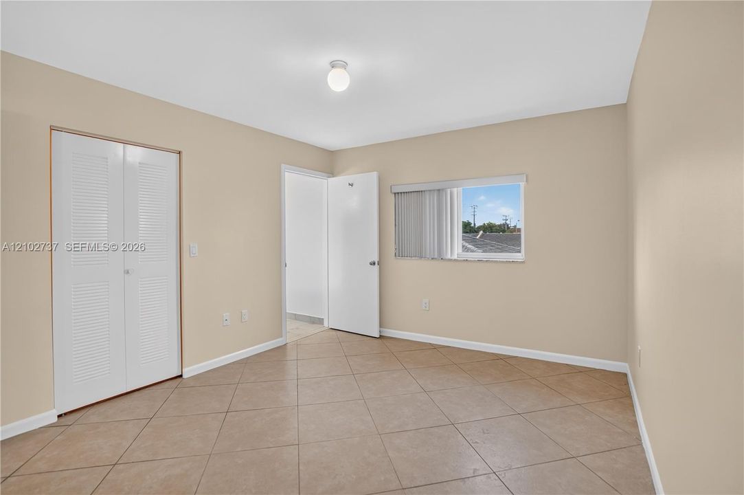 В аренду: $2,400 (2 спален, 2 ванн, 970 Квадратных фут)
