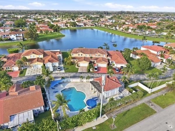 На продажу: $650,000 (4 спален, 2 ванн, 2307 Квадратных фут)