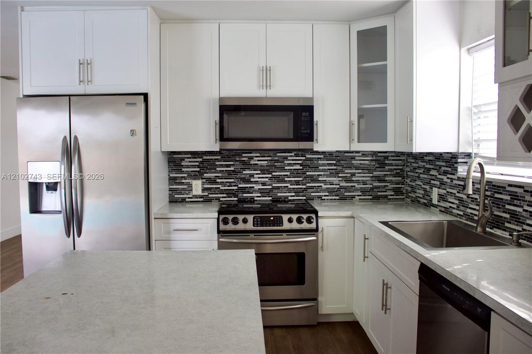 For Rent: $3,800 (3 beds, 2 baths, 1713 Square Feet)