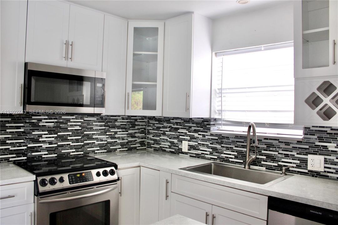 For Rent: $3,800 (3 beds, 2 baths, 1713 Square Feet)