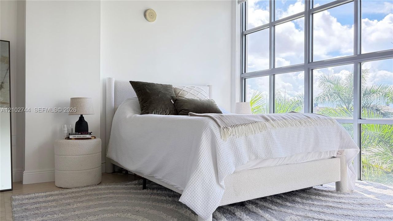 For Rent: $3,200 (1 beds, 1 baths, 802 Square Feet)
