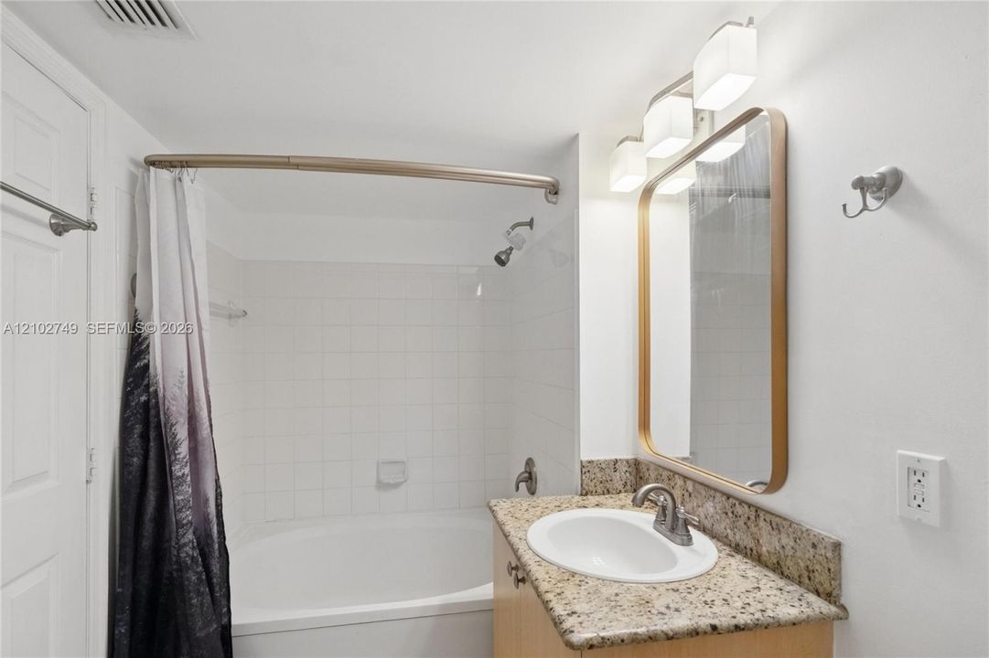En Venta: $289,000 (1 camas, 1 baños, 859 Pies cuadrados)