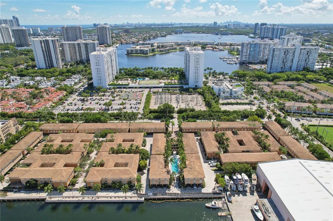En Venta: $289,000 (1 camas, 1 baños, 859 Pies cuadrados)
