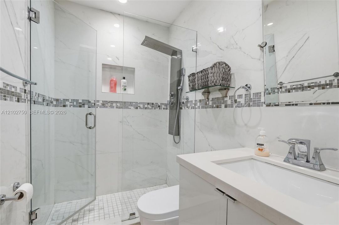 На продажу: $849,999 (4 спален, 2 ванн, 1476 Квадратных фут)