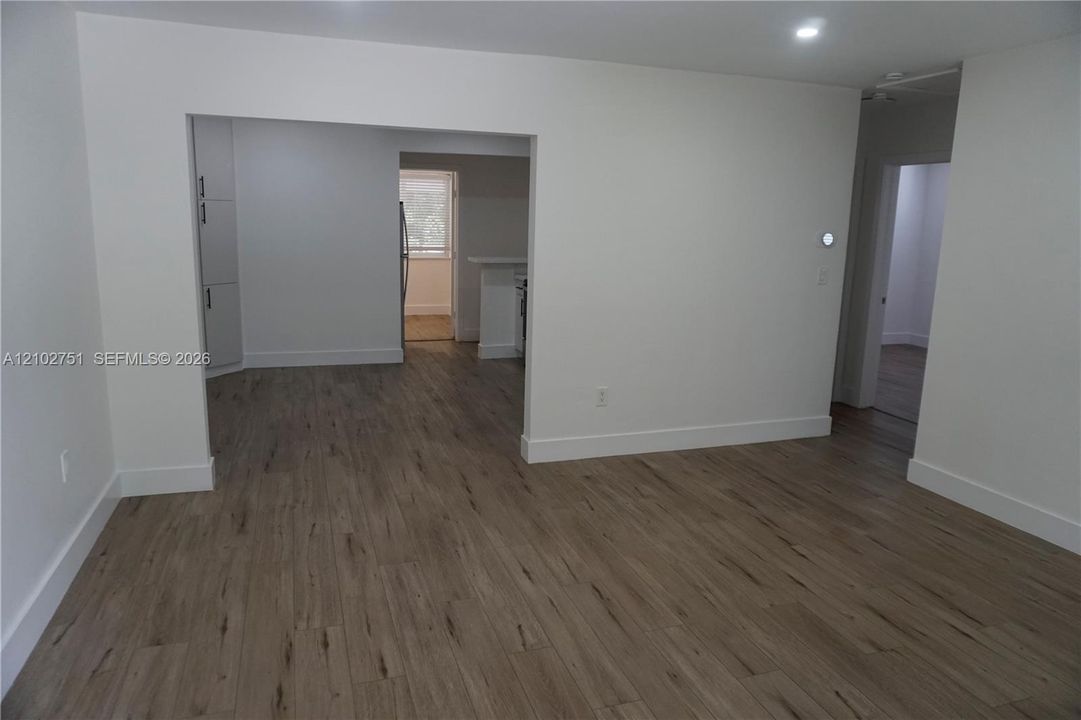 For Rent: $3,500 (3 beds, 2 baths, 1023 Square Feet)