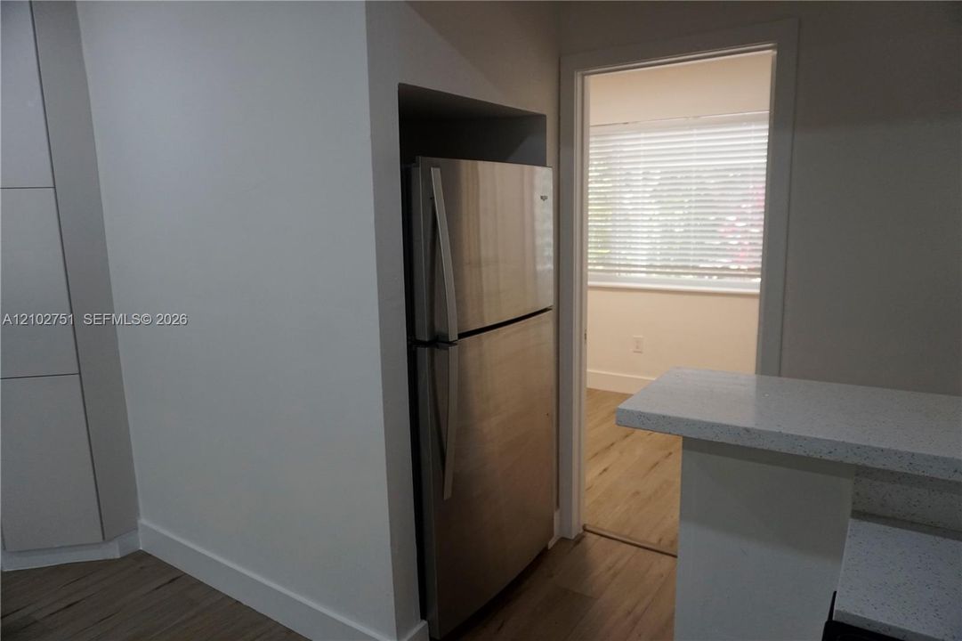 For Rent: $3,500 (3 beds, 2 baths, 1023 Square Feet)