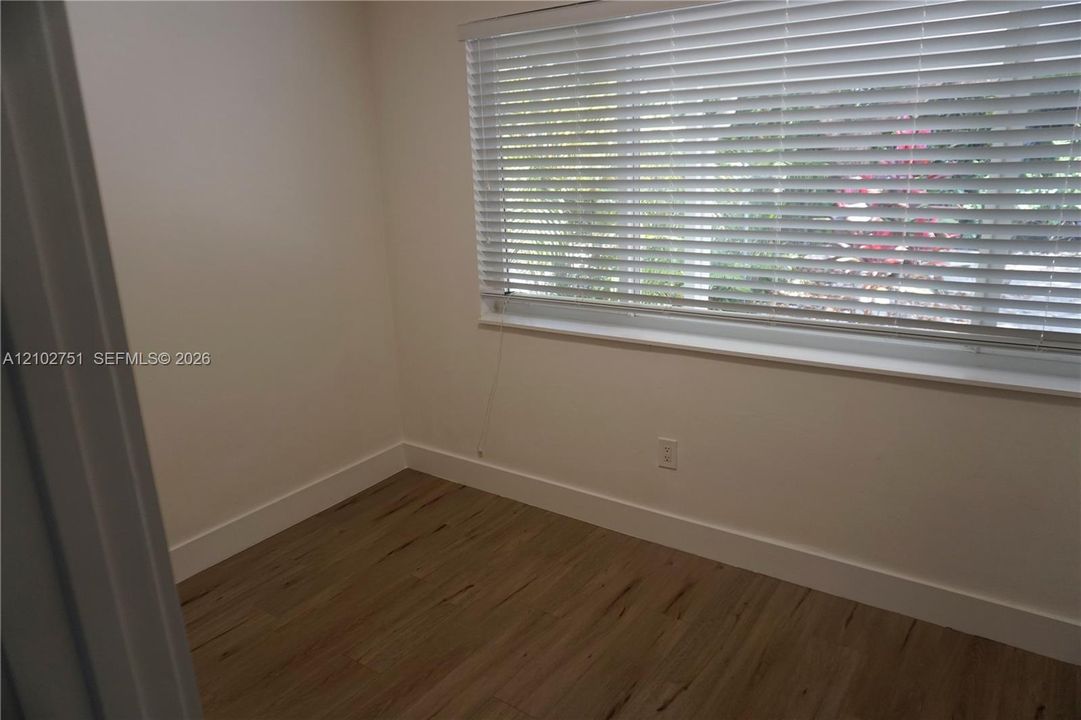 For Rent: $3,500 (3 beds, 2 baths, 1023 Square Feet)